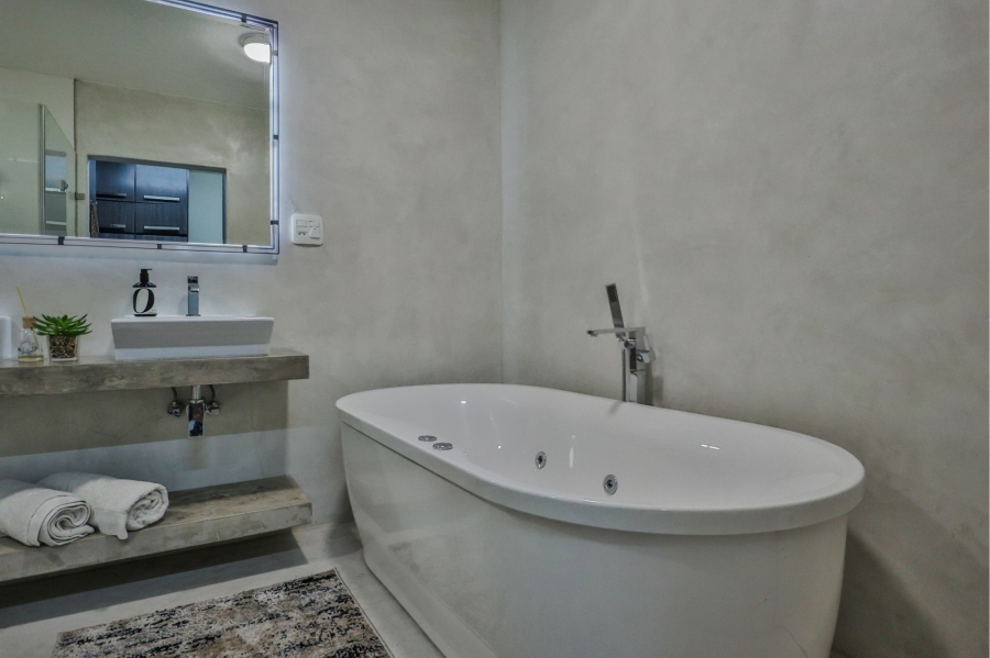 5 Bedroom Property for Sale in Xanadu Eco Park North West
